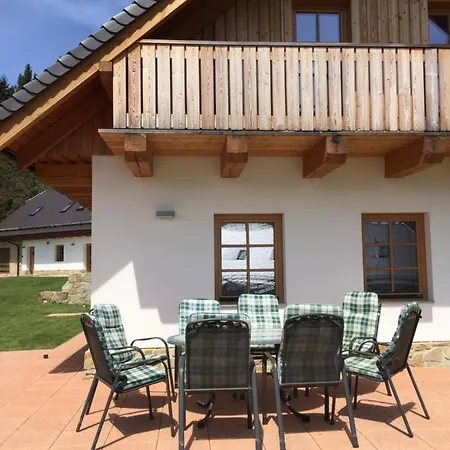 Nyaraló Pod Stezkou